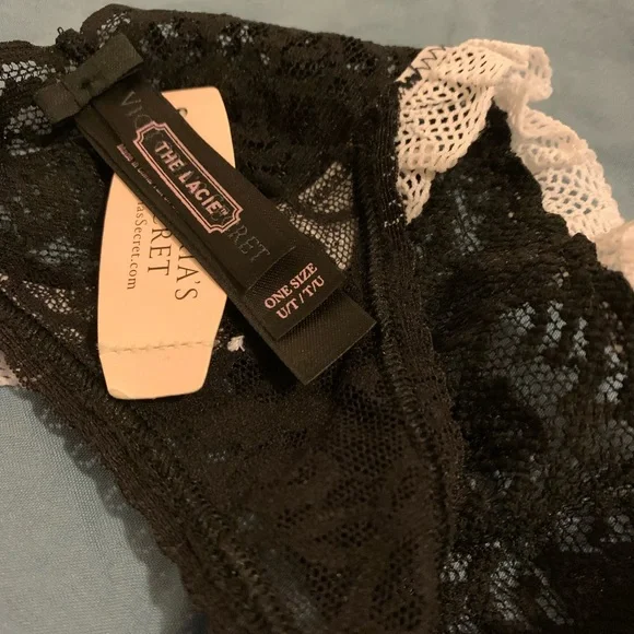 Two NWT Victoria’s Secret Thongs - Picture 6 of 7